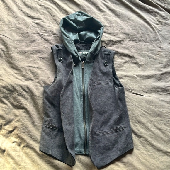Guess Vest - semi casual size S - Picture 2 of 7